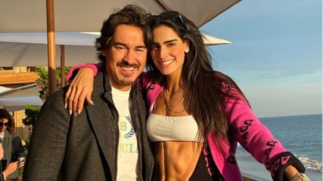 “Así duerme”: Esposo de Bárbara de Regil se suma a las burlas contra la actriz