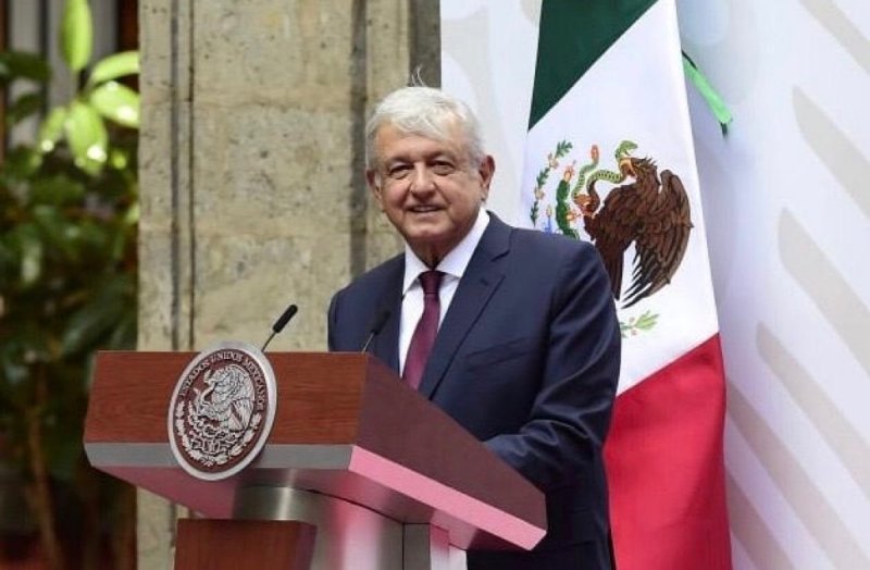 AMLO anuncia créditos, inversión, programas sociales y reducción de salarios para enfrentar crisis