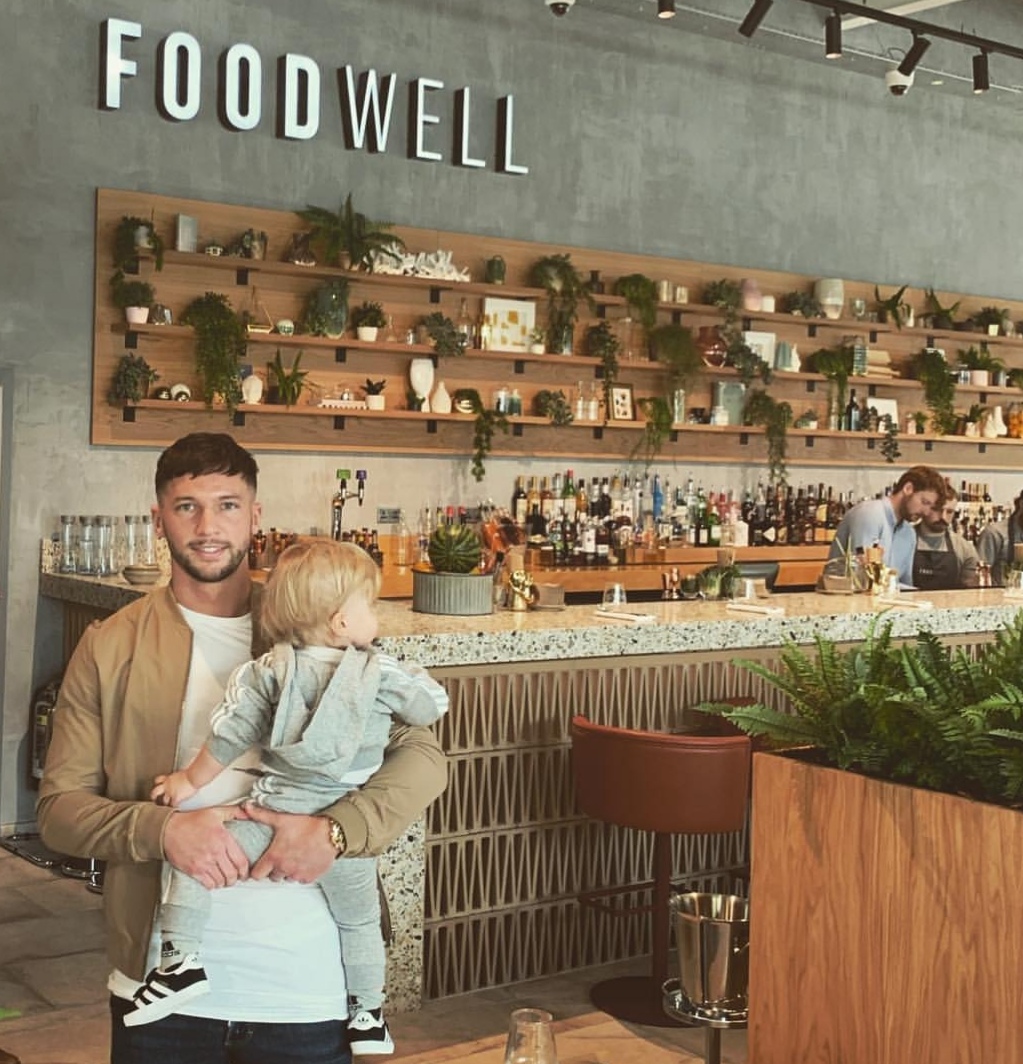 Jugador tiene pérdidas millonarias y cierra su restaurante por Coronavirus