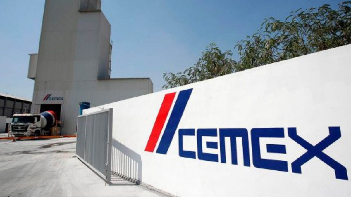 Cemex detiene su producción en México por COVID-19