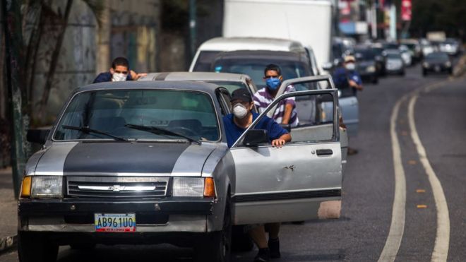 Coronavirus: por qué Venezuela se quedó sin gasolina y qué consecuencias tiene en medio de la crisis por el covid-19