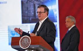 Hay 2,830 mexicanos varados en el mundo por cancelaciones de vuelos, explica Ebrard