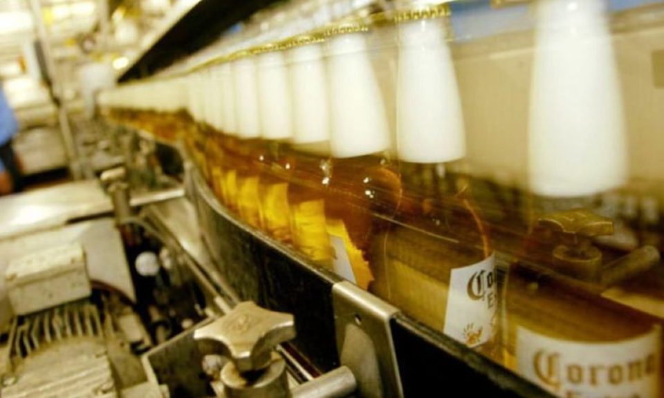 Permiten a Grupo Modelo y Heineken reactivar producción y distribución de cerveza