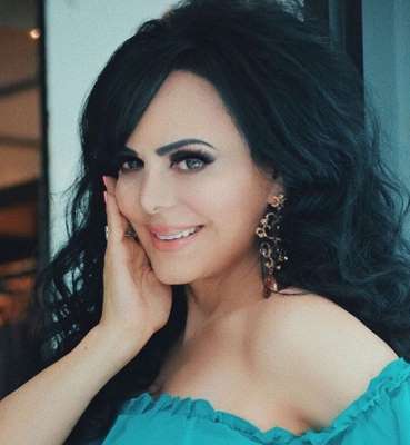 Incómodo momento: perrito se orina mientras Maribel Guardia graba