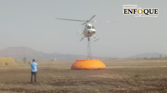 Con apoyo de helicóptero combaten incendio en el Seco; lleva más de 24 horas activo