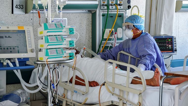 En 5 días casi se duplica el número de personas intubadas por COVID-19 en México