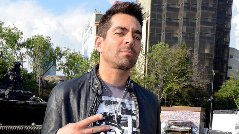 Omar Chaparro aprovecha crisis por COVID-19 e inicia negocio de cubrebocas con su marca