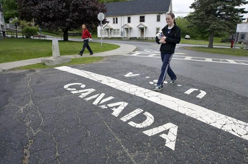 Canadá y EU extienden por un mes más cierre de frontera