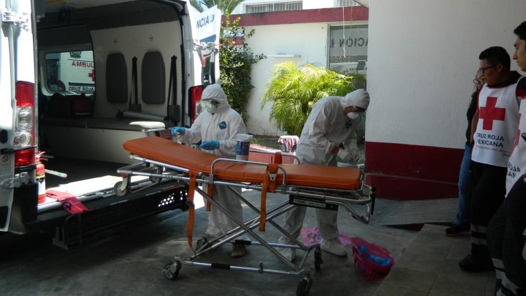 Paramédicos y personal de la Cruz Roja: héroes silenciosos ante COVID-19