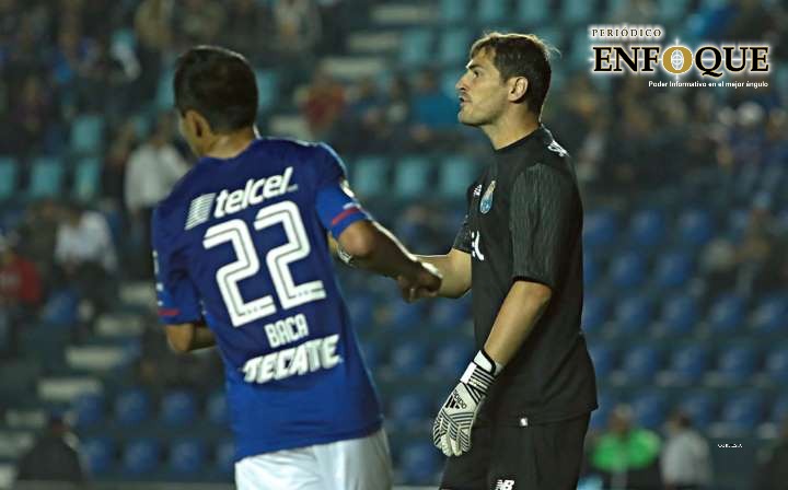 A Iker Casillas le gusta sufrir, le va al Cruz Azul