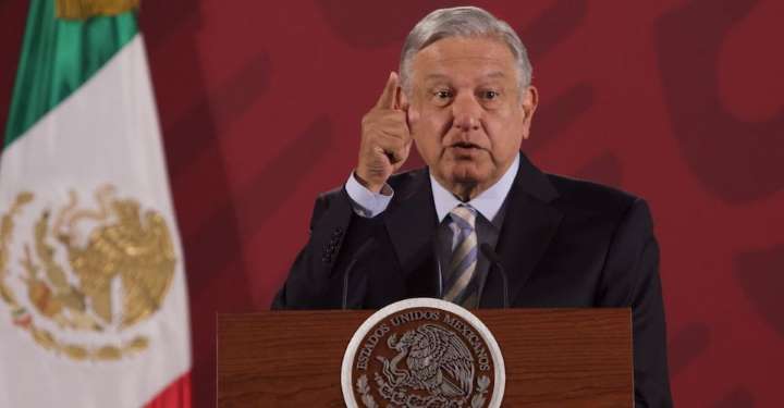 AMLO va por más recortes ante la pandemia