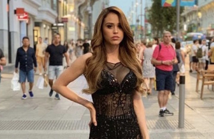 Yanet García eleva la temperatura con sus mejores fotos en la playa