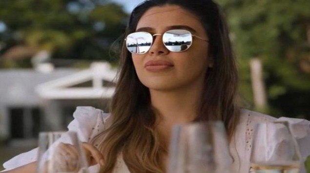 ¿Presumiendo? Emma Coronel se muestra en exclusivo helicóptero privado (Video)