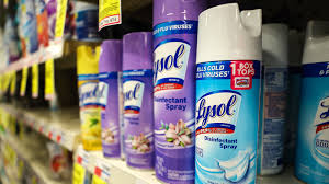 Lysol advierte que no se deben inyectar o ingerir sus productos contra el COVID-19 como planteó Trump