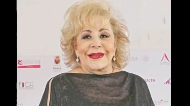 Silvia Pinal sale triunfante de operación, comienza proceso de recuperación