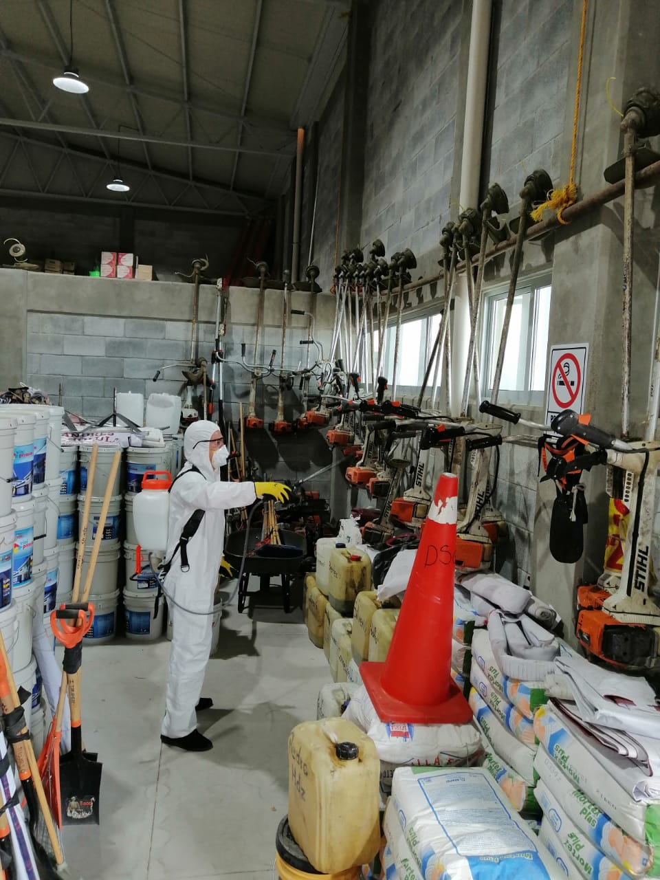 Sanitizan instalaciones de las Secretarías de Servicios Públicos y Seguridad Pública