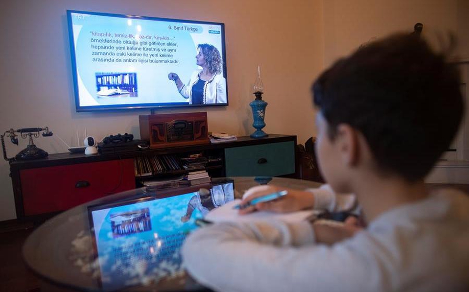Este es el papel que jugarán las televisoras en la nueva normalidad de las clases