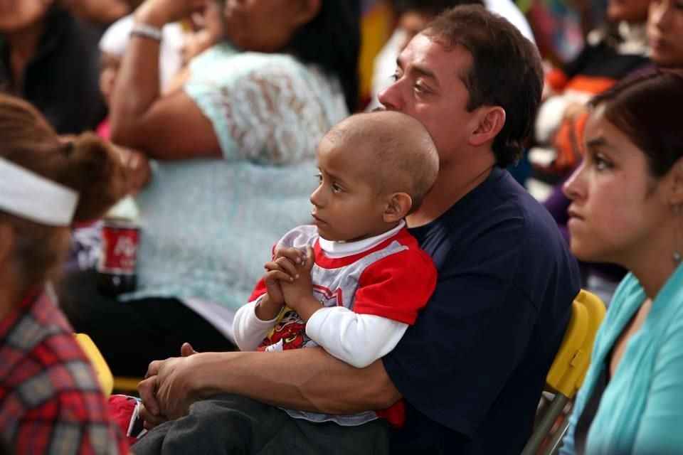 Por recortes han fallecido 1,602 niños con cáncer, acusan