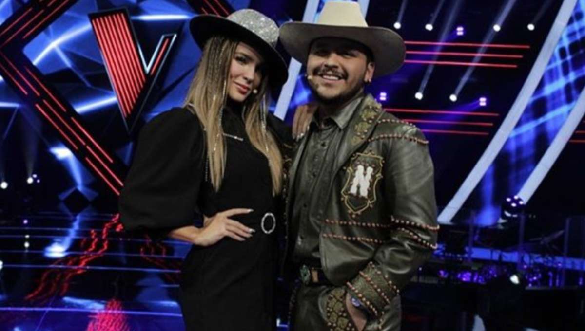 ¡Lo enamoró! Belinda le canta a Nodal “amor a primera vista” en premiación (Video)