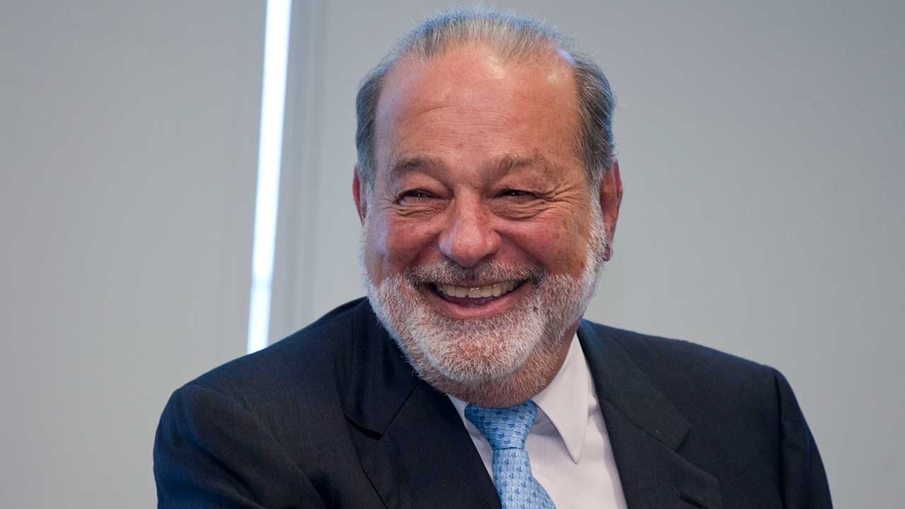 Slim financiará producción en México de vacuna contra COVID-19