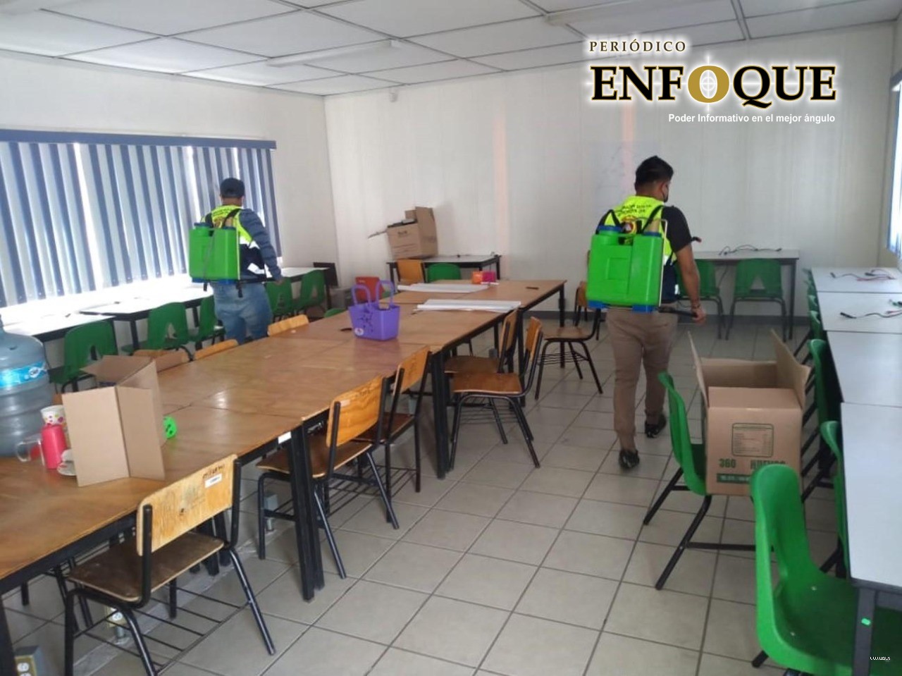 Comienza la desinfección de escuelas tlaxcaltecas