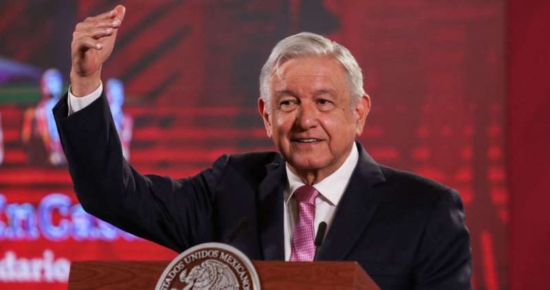 AMLO llega a informe con 56% de respaldo de los ciudadanos