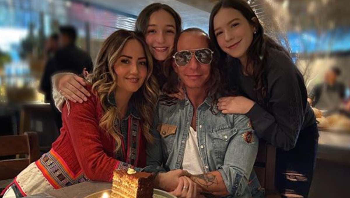 Andrea Legarreta fue al cine con su familia, ahora confirma que tiene COVID-19