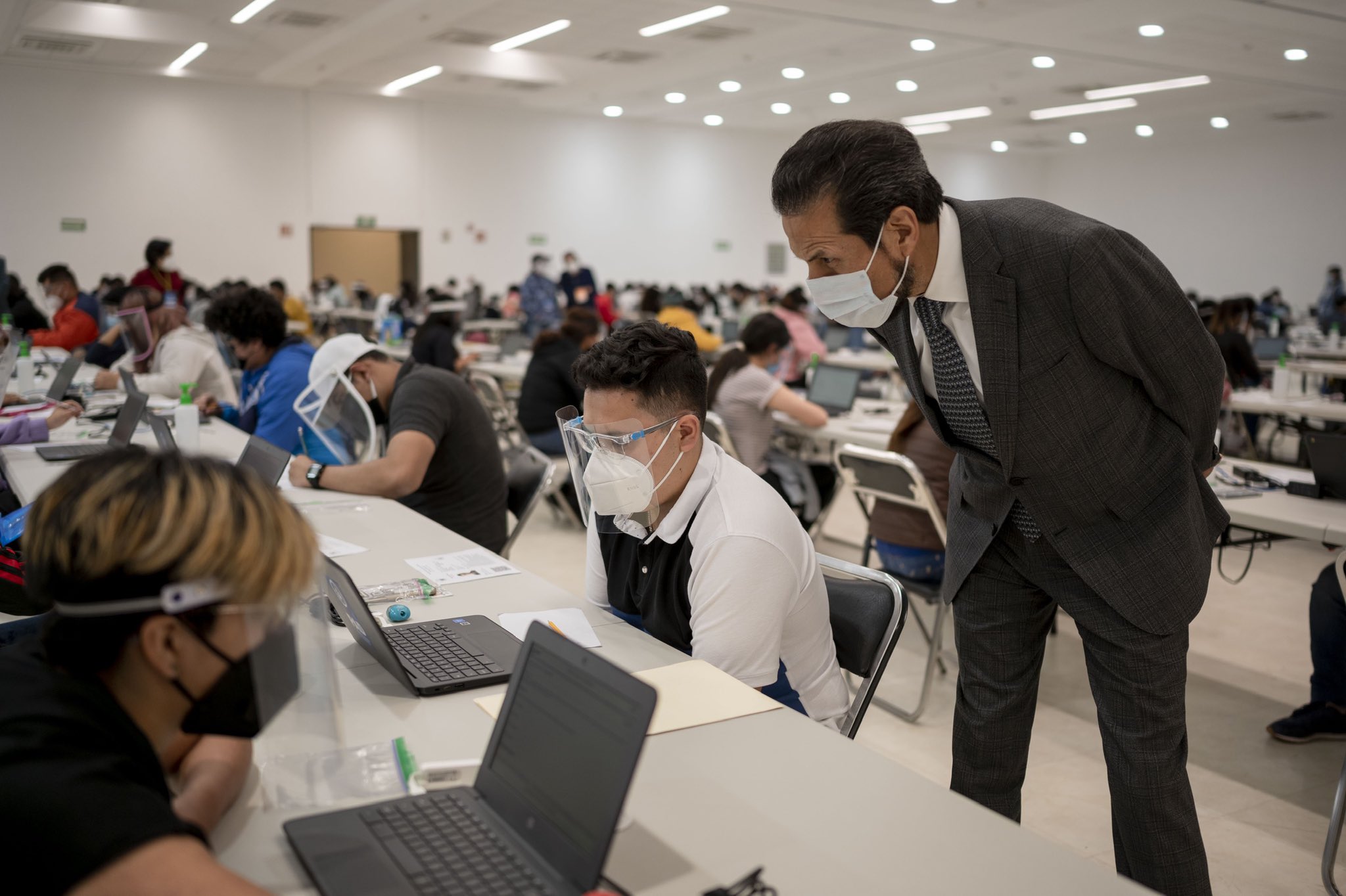 Rector de la BUAP supervisa aplicación de la Prueba de Admisión y Diagnóstico del Nivel Superior
