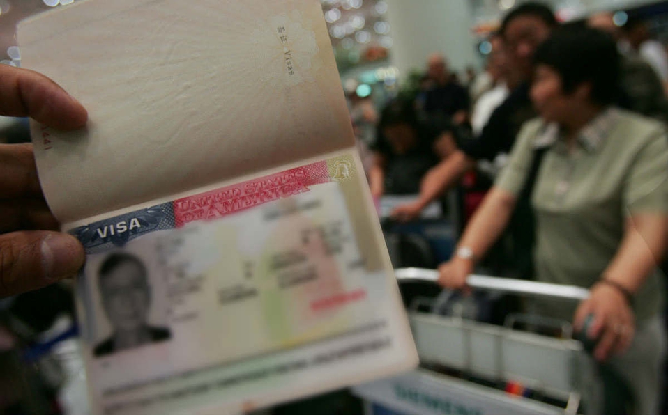 Juez de EU anula reglas de Trump que limitan visas de trabajo a extranjeros