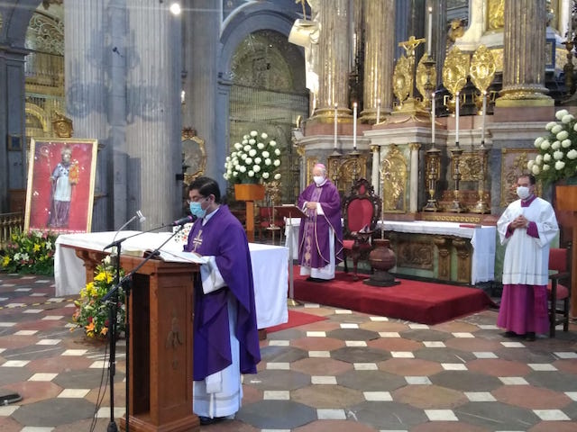 Arzobispo de Puebla reitera llamado a no realizar peregrinaciones a la basílica de Guadalupe