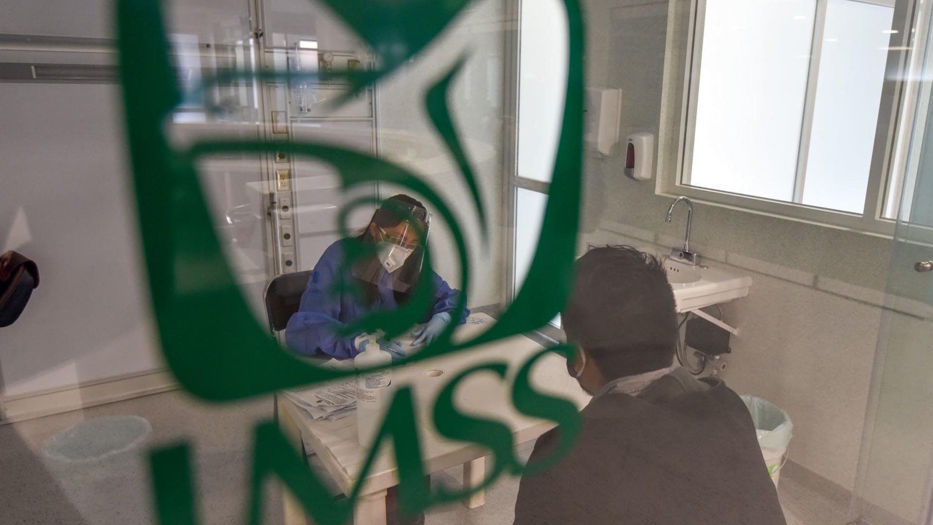 ¿Si no soy derechohabiente me podré poner una vacuna contra COVID-19 en el IMSS o el ISSSTE?