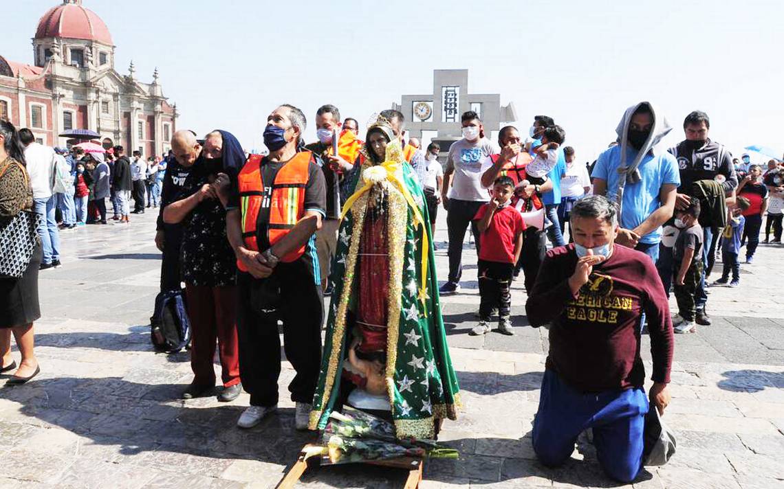 Fieles ‘corren’ antes del cierre de la Basílica