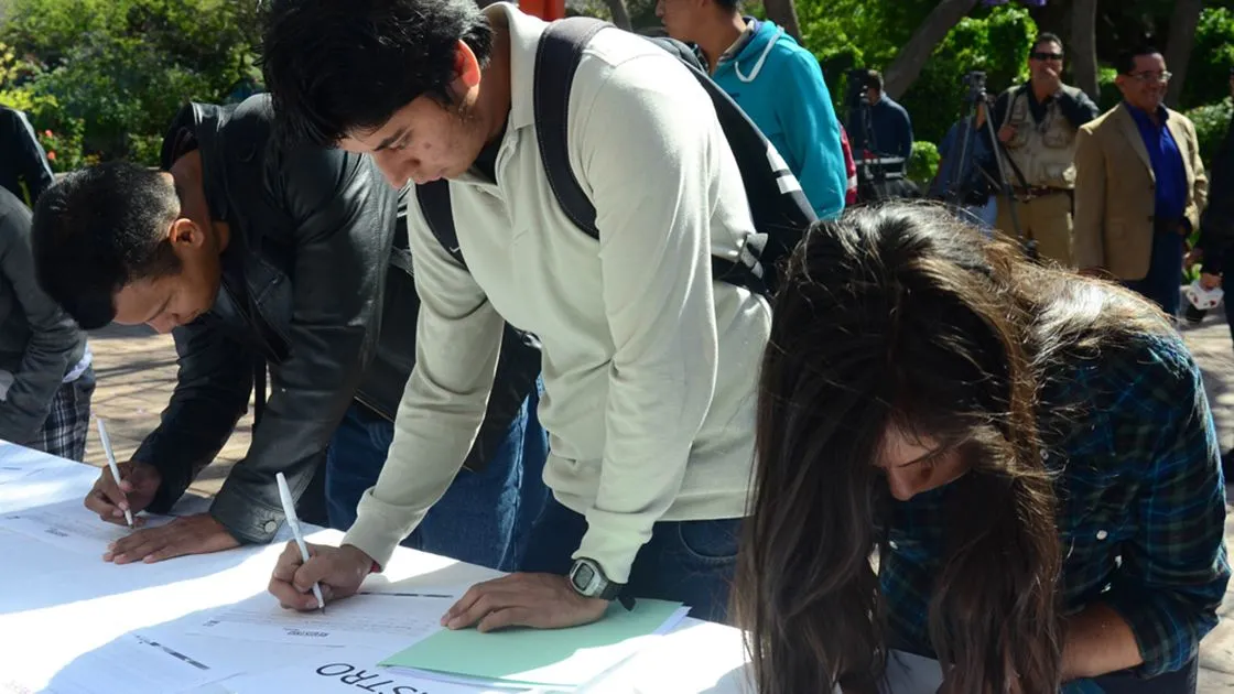 Empleo formal recupera 148 mil 719 plazas y tiene su mejor noviembre desde 1999