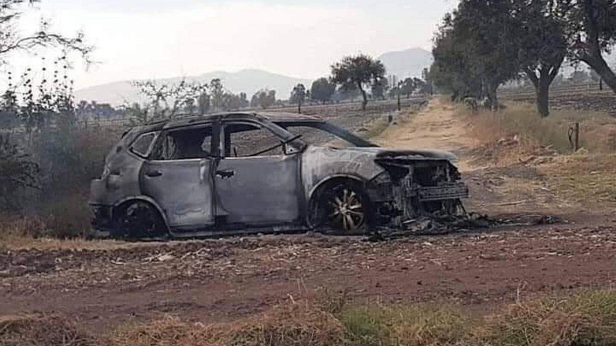 Hallan auto con 2 personas calcinadas en Guanajuato