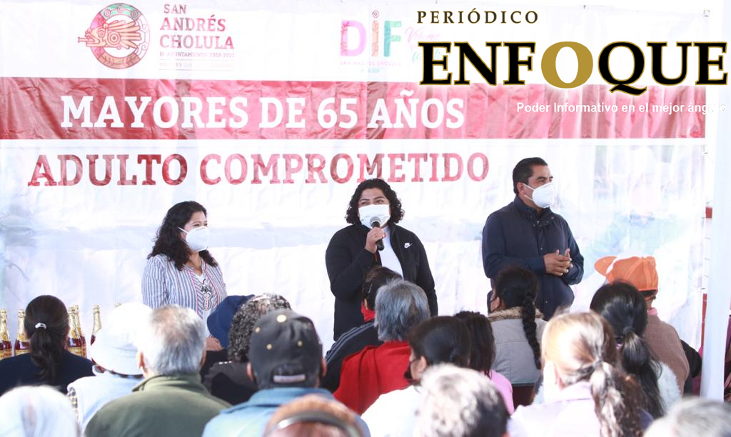 Gobierno de San Andrés Cholula hace entrega de despensas a los adultos mayores de San Francisco Acatepec  