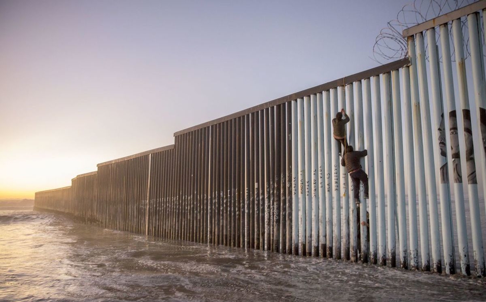 Tema del muro nunca se trata con Trump porque no lo consideramos un asunto amigable: AMLO