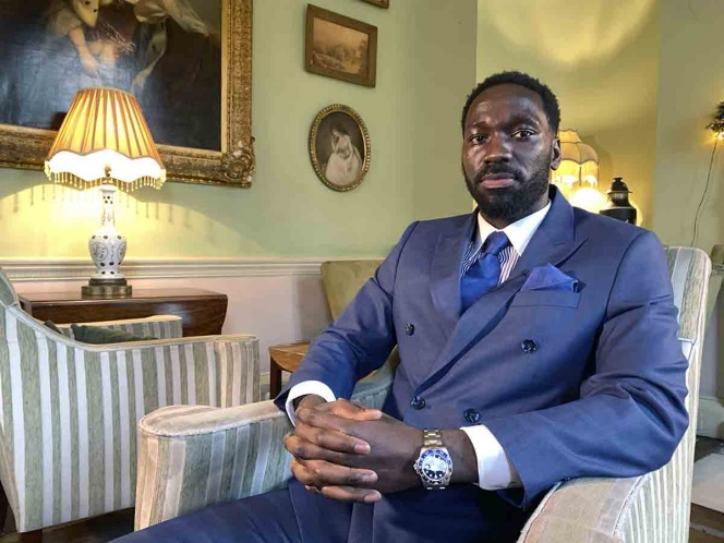 Él es Moses Swaibu, el 'Lobo de Wall Street' del futbol inglés