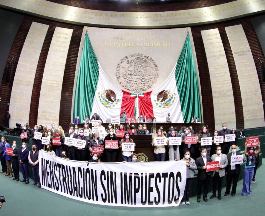 Diputadas presentan acción de inconstitucionalidad ante Suprema Corte contra IVA a productos menstruales