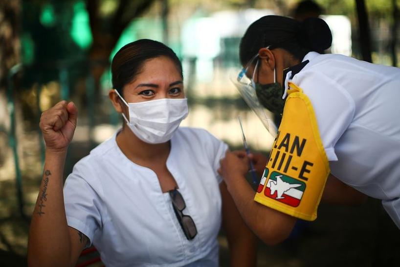 Asciende a 24,998 la cifra de personas vacunadas contra COVID-19 en México
