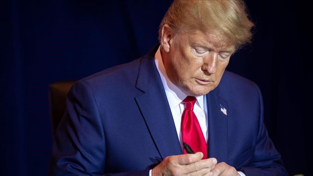 El presidente Donald Trump suma más abogados para el juicio político en su contra