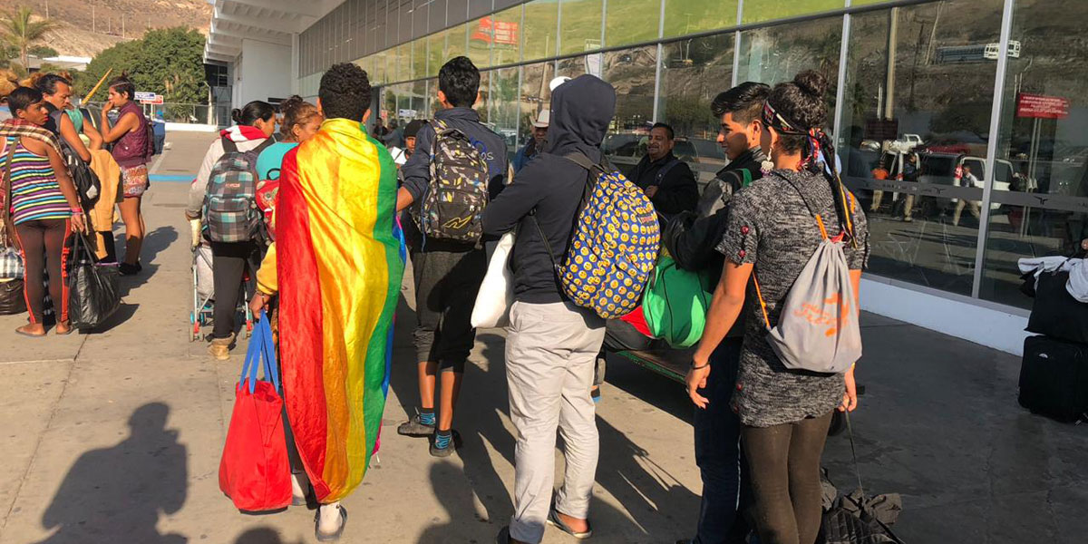 Migrantes homosexuales y trans piden ayuda a la comunidad LGBT de México