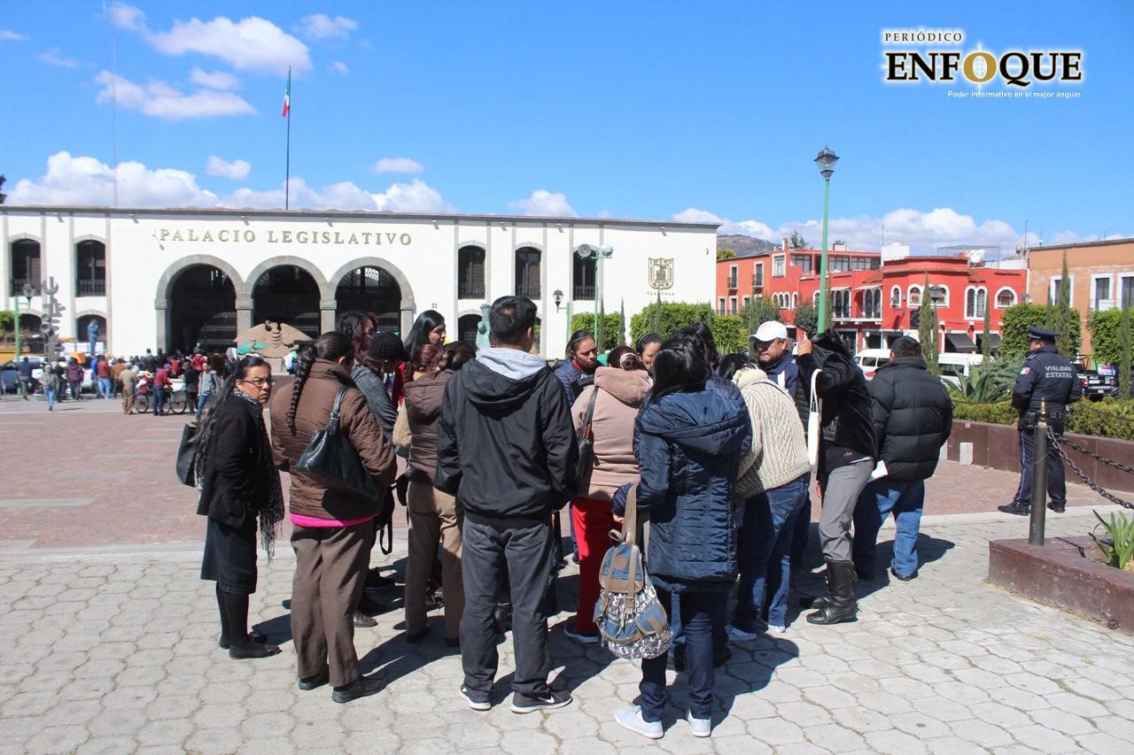 Piden maestros PRONI a autoridades educativas, certeza laboral