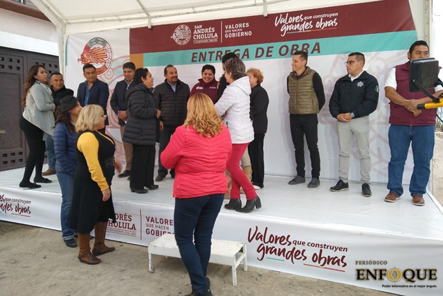 Entrega Karina Pérez drenaje sanitario en privada San Patricio 