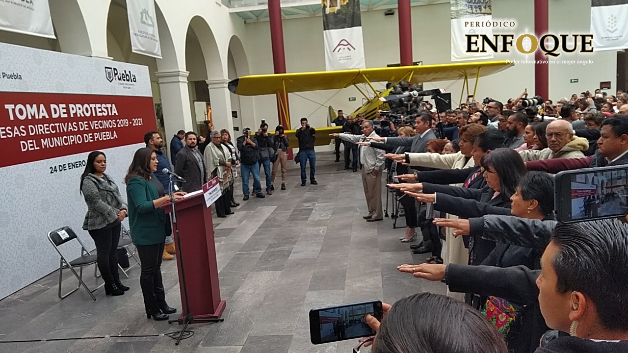 Rivera Vivanco toman protesta a 375 propietarios de 75 Mesas Directivas de Vecinos (Video)