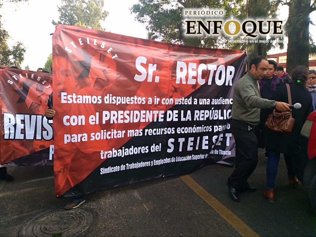 Salario digno y respeto al contrato colectivo de trabajo exigen adheridos al STEIESET
