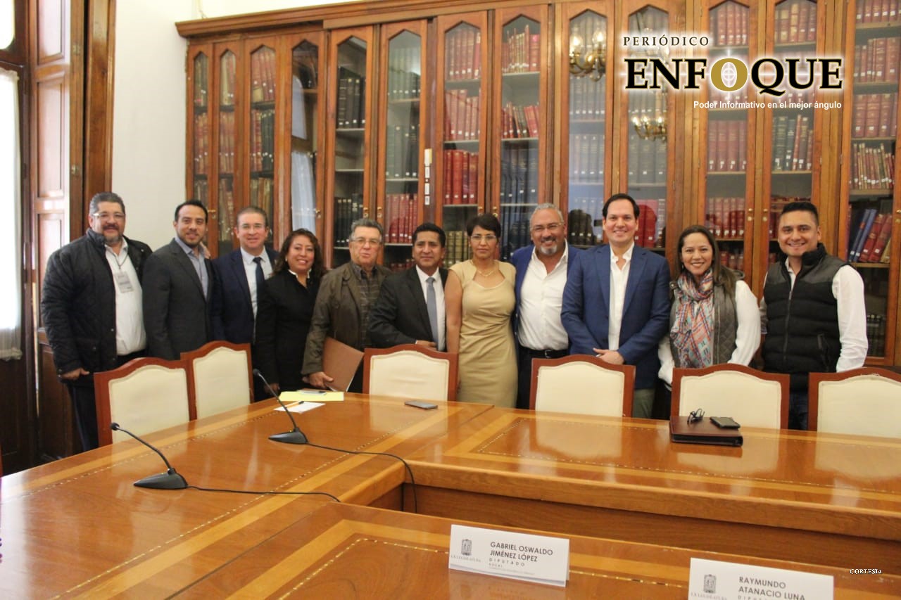 Cabildo de Puebla discutirá gratuidad de estacionamientos en centros comerciales (Video)