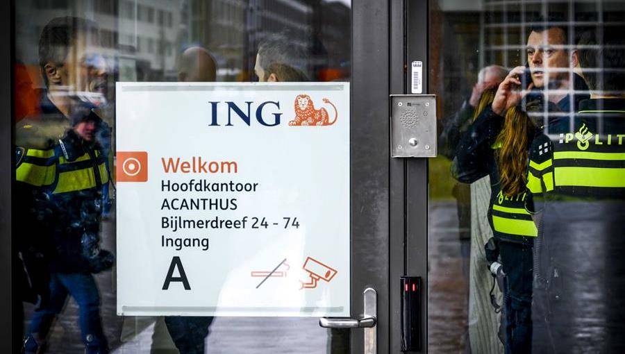 Estalla carta bomba en banco ING de Ámsterdam