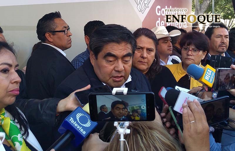 Miguel Barbosa frena conversión de Antorcha Campesina en partido político, acusan