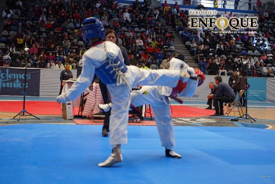 300 taekwondoínes participaron en el Estatal de Taekwondo