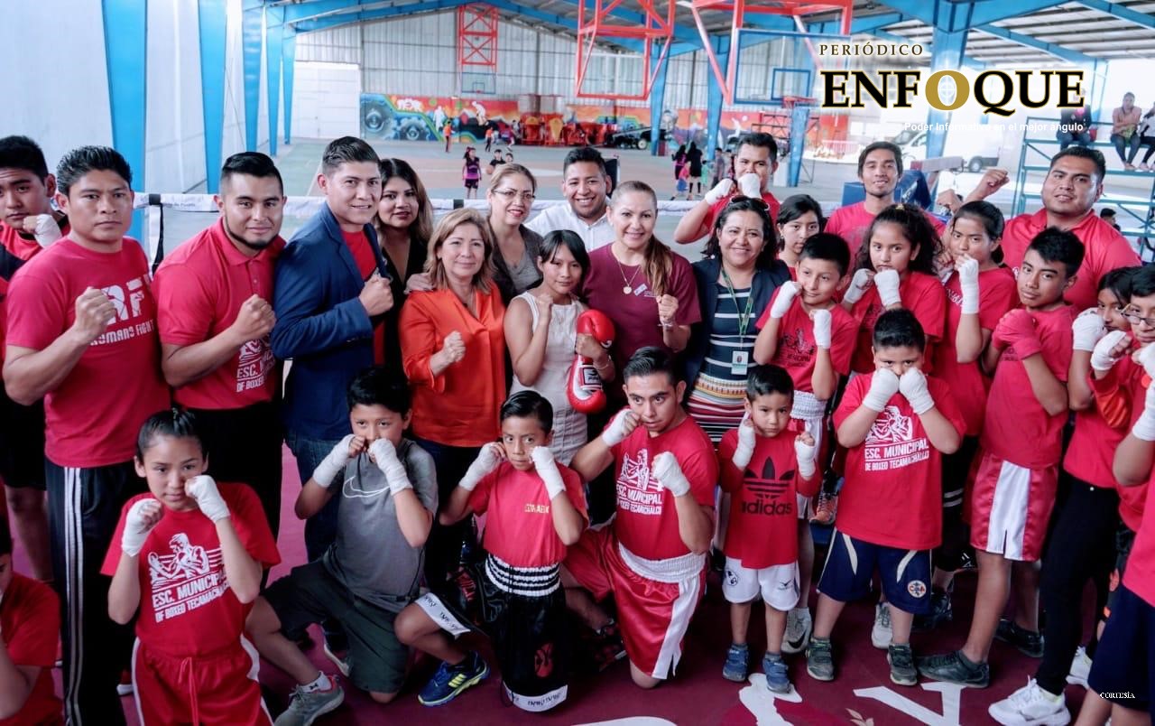 Inauguran escuela de box en pleno Triángulo Rojo